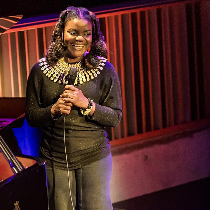 A la Gare de Bruges, Manbo Ayizan